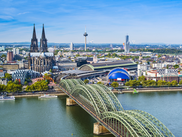 Die Rheinbrücken in Köln haben gigantische Ausmaße