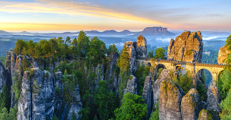 Die Bastei ist das beliebteste Ausflugsziel des Elbsandsteingebirges.