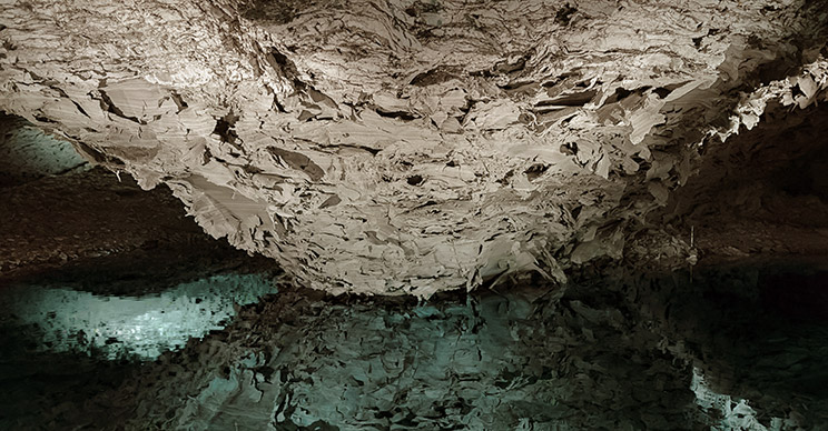 Biohotel buchen und außergewöhnliches sehen: hier die Barbarossa-Höhle.