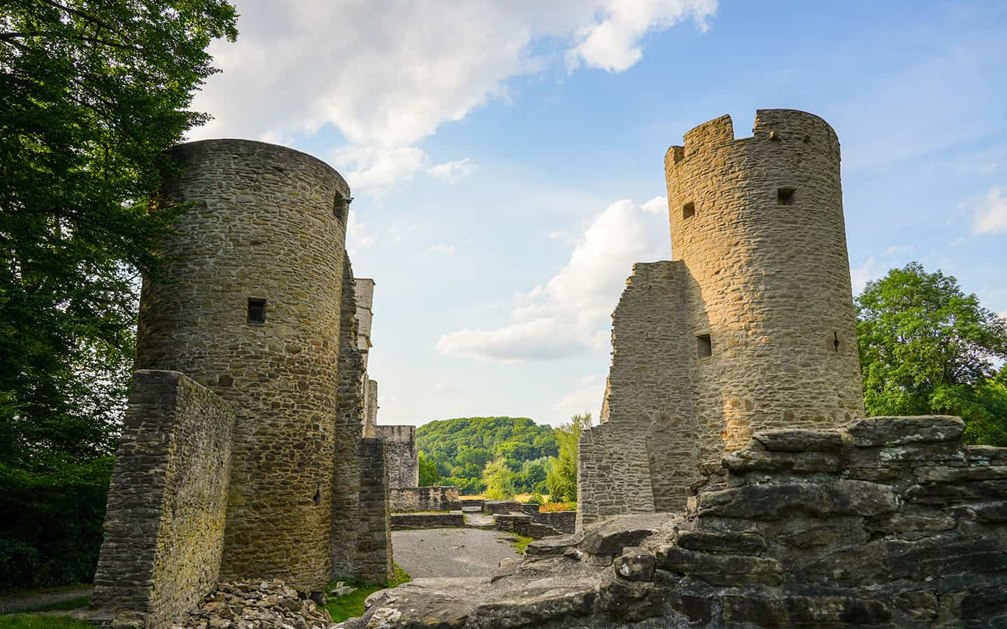 Schloss Hardenstein in Witten, Burgruine auf dem Ruhrgebiet in Nordrhein-Westfalen