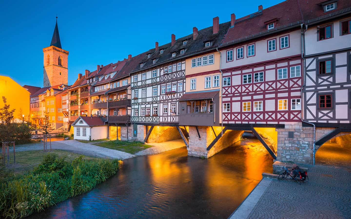 Historisches Stadtzentrum von Erfurt mit der berühmten Krämerbrücke, Thüringen