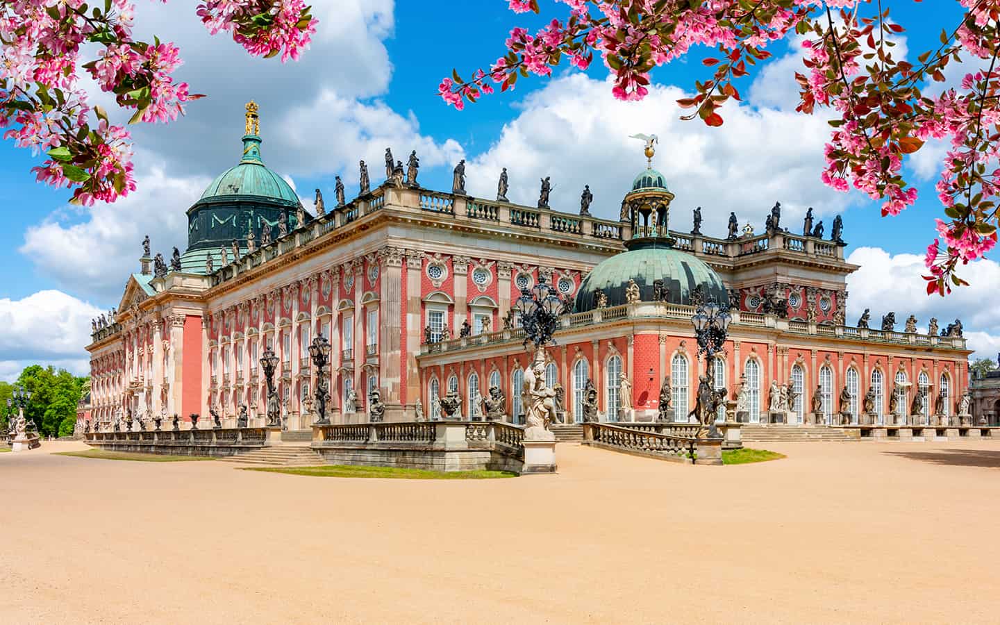 Neuer Palast im Park Sanssouci im Sommer, Potsdam, Deutschland
