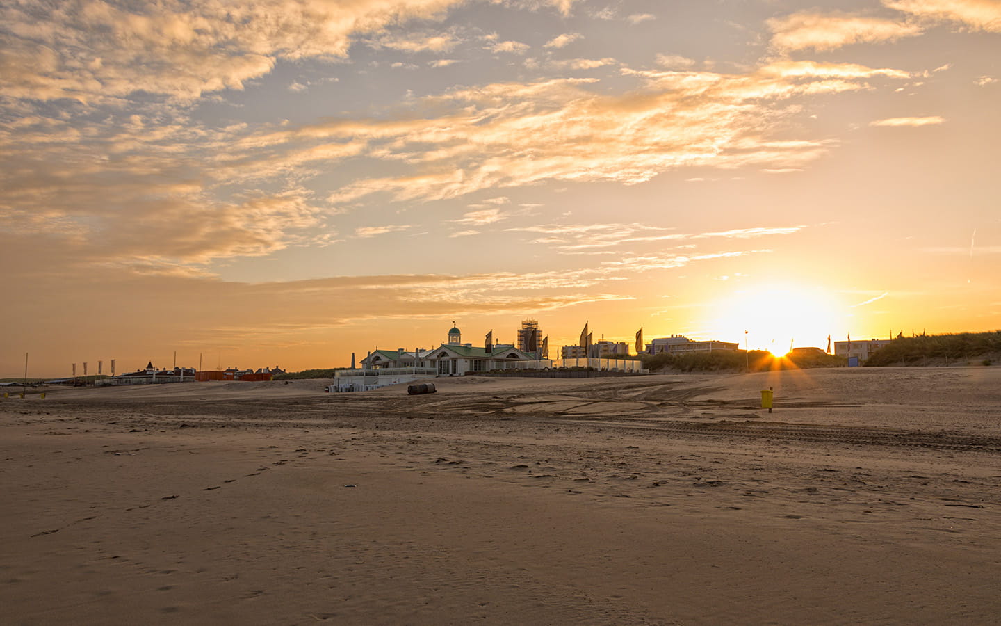 Sonnenuntergang am Strand von Noordwijk aan Zee, Niederlande