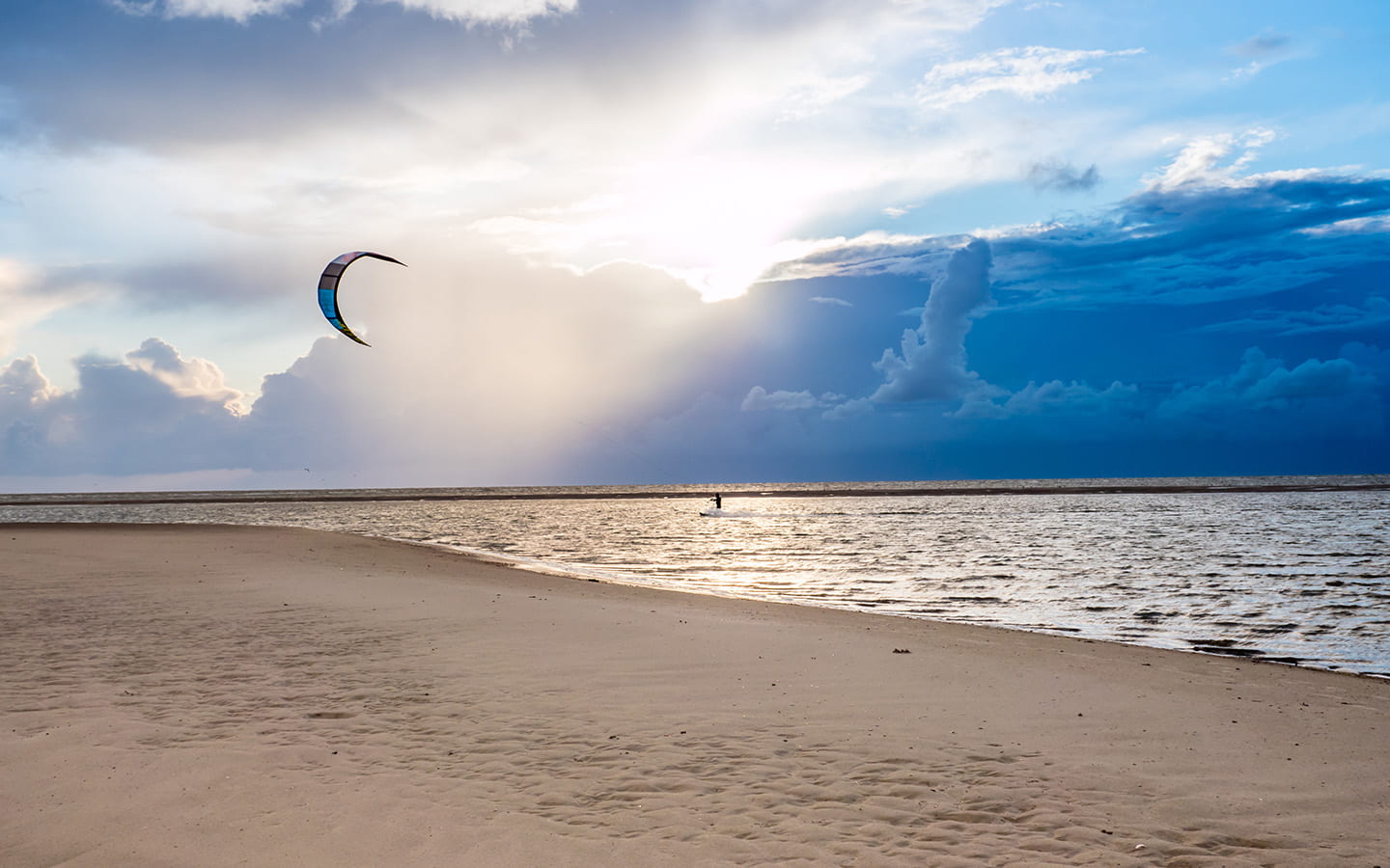 Kitesurfer am Nordseestrand