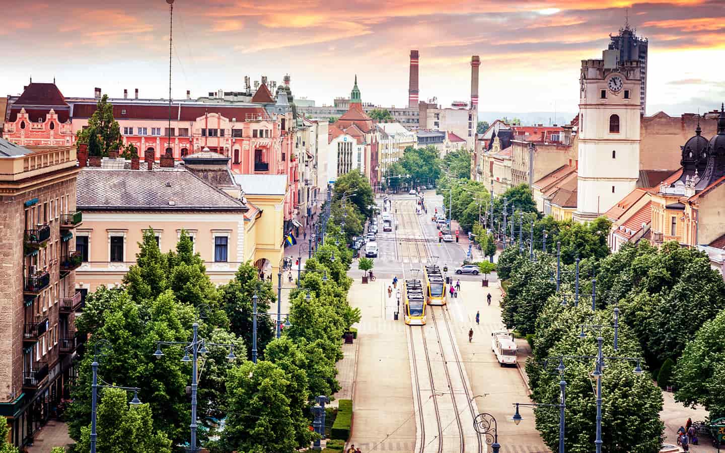 Debrecen, Ungarn, Blick auf die Stadt von der Spitze der reformierten Kathedrale, schöne Stadtlandschaft
